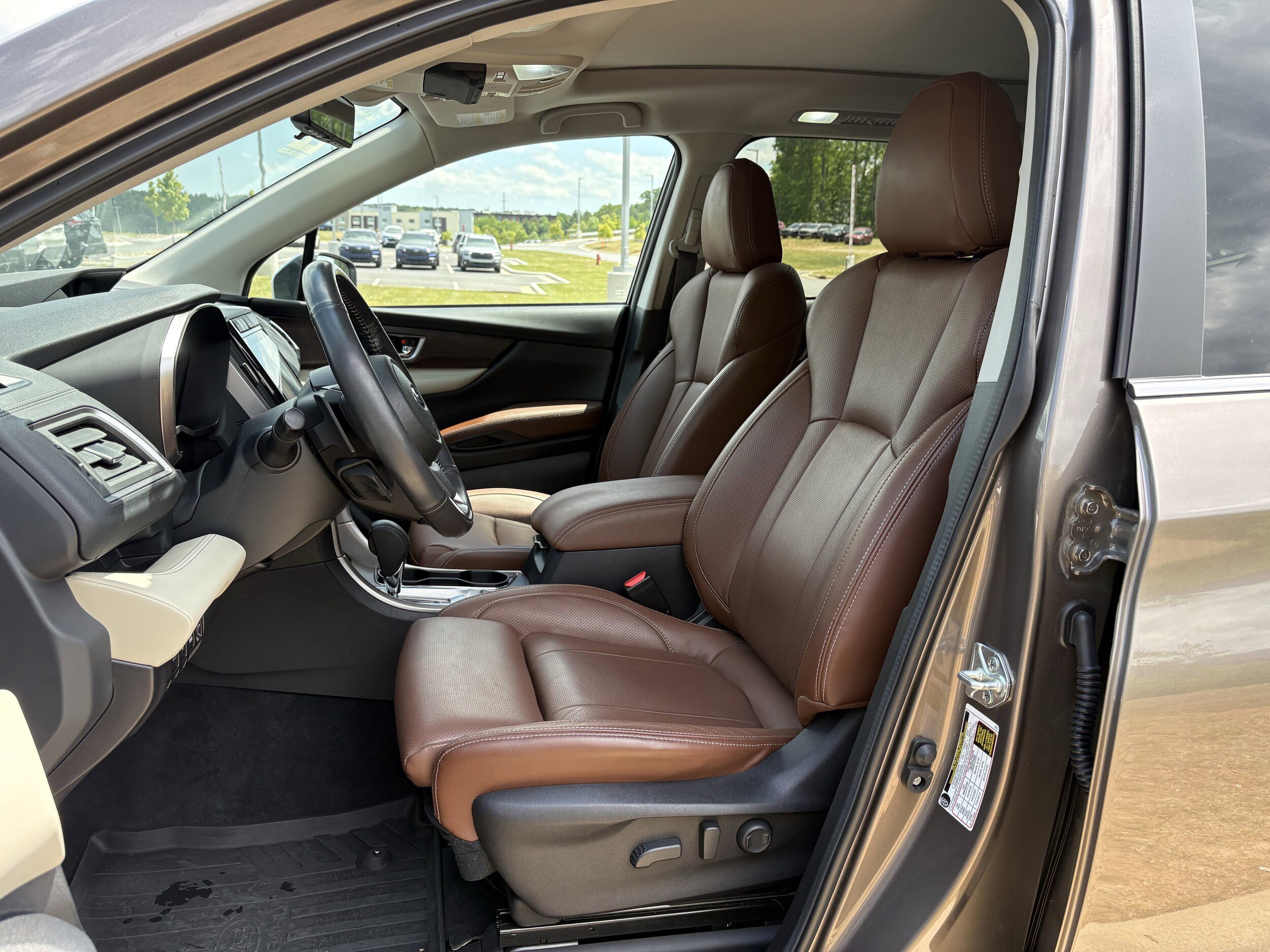 Used 2022 Subaru Ascent Touring w/ Popular Package #2A AWD/4WD image 27