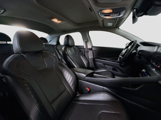 Used 2022 Hyundai Elantra Limited FWD image 28