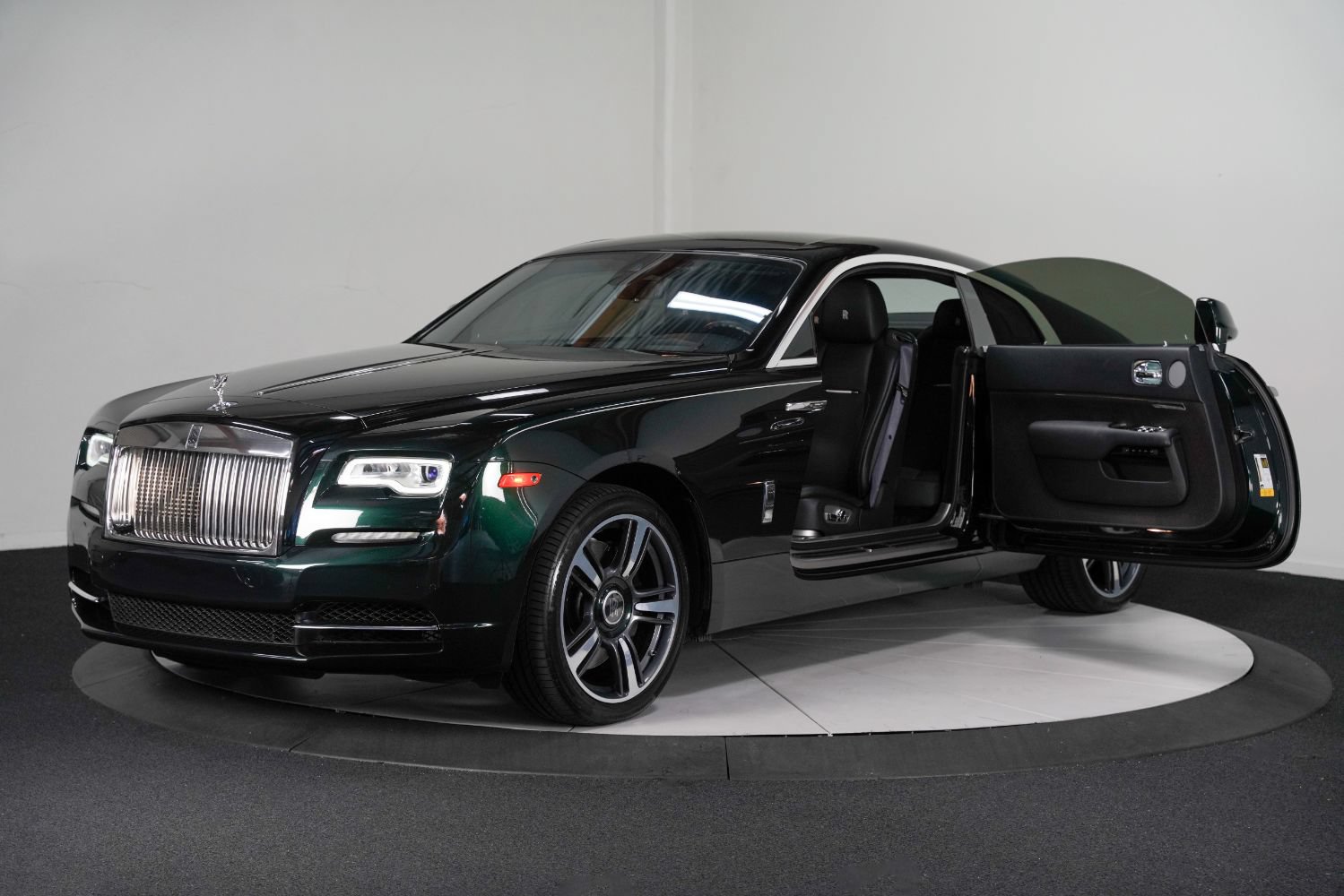 Used 2017 Rolls-Royce Wraith RWD image 7