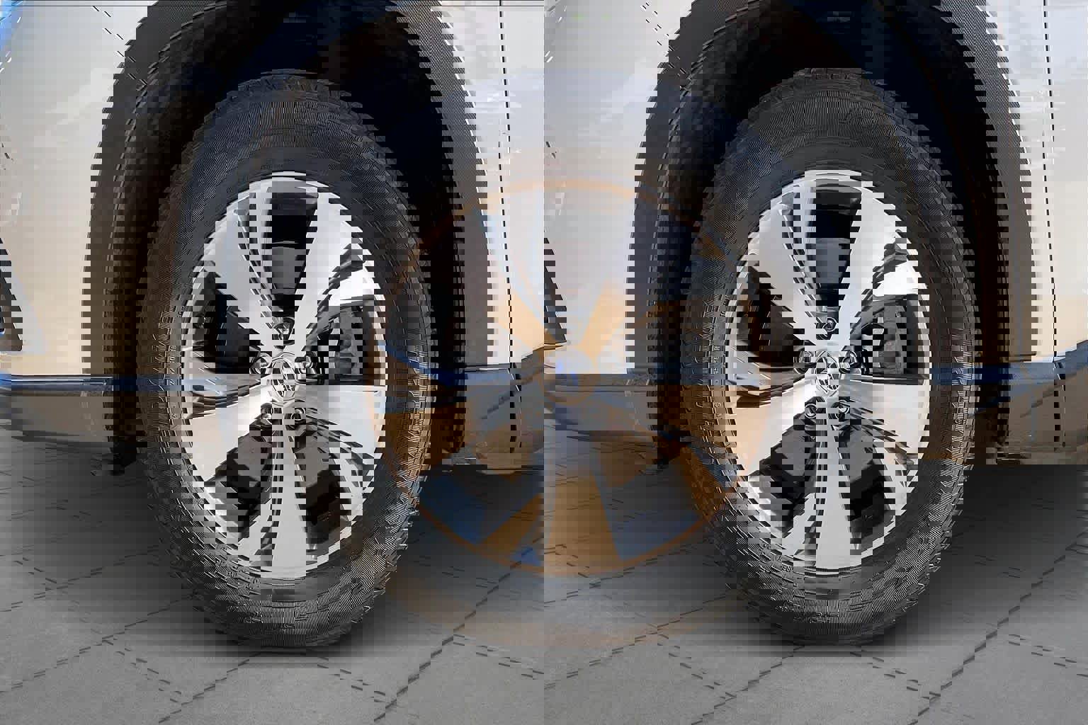 Used 2019 Subaru Ascent Premium w/ Popular Package #4 image 11