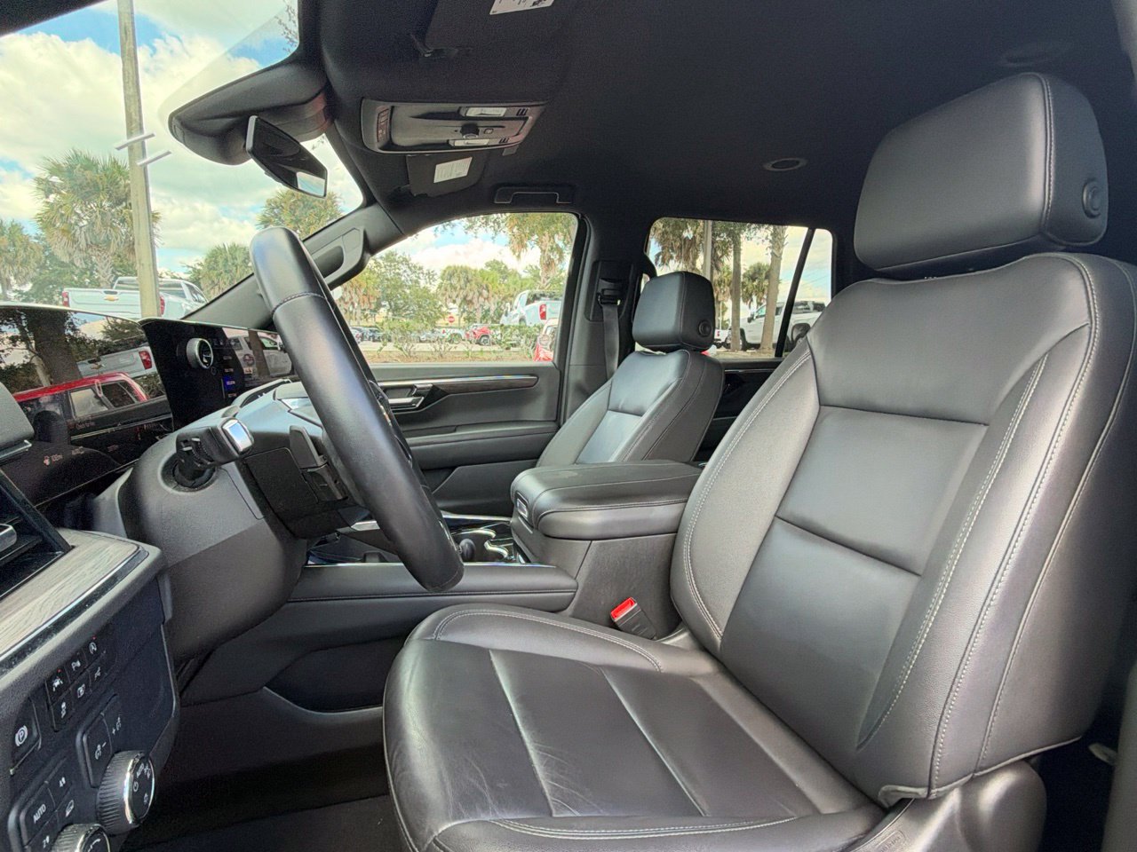 Used 2025 Chevrolet Tahoe LT AWD/4WD image 6