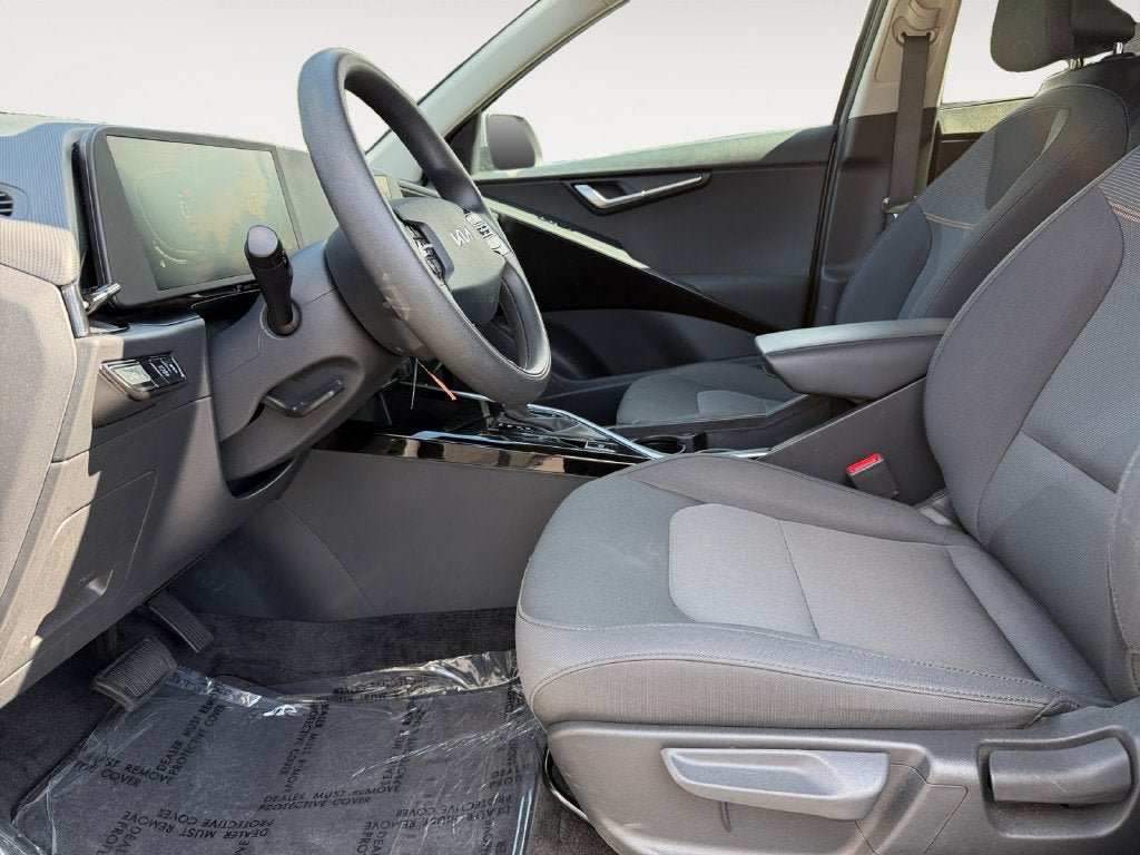 Used 2025 Kia Niro LX FWD image 6