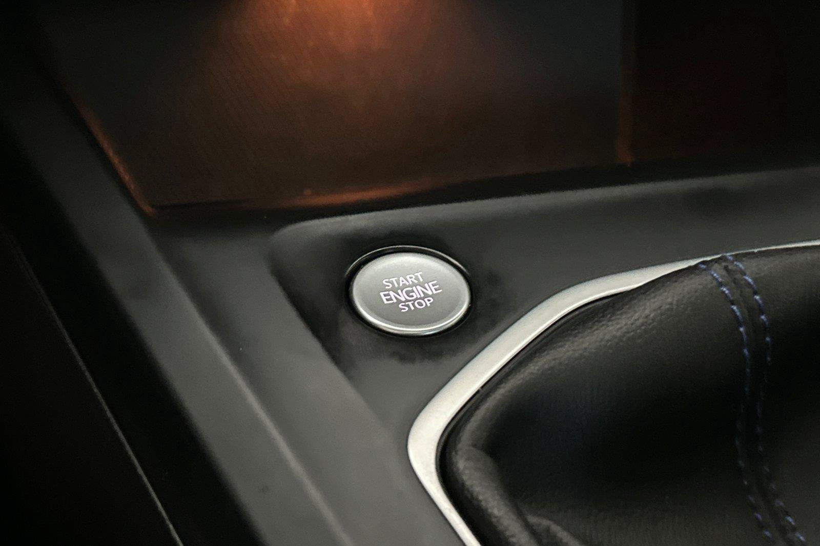 Certified 2022 Volkswagen Golf R AWD/4WD image 23