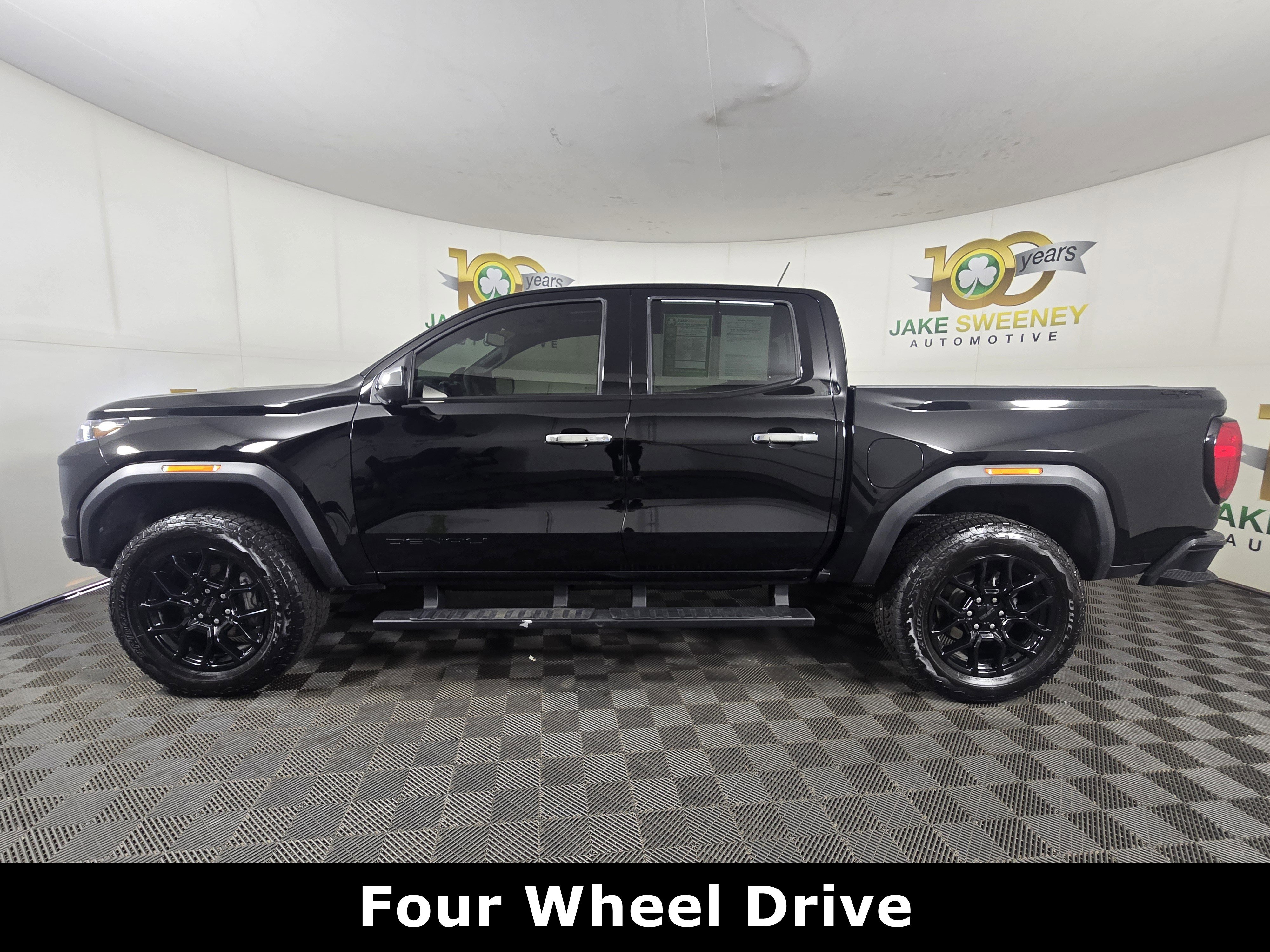 Certified 2026 GMC Canyon Denali w/ LPO, Denali Black Edition AWD/4WD image 4