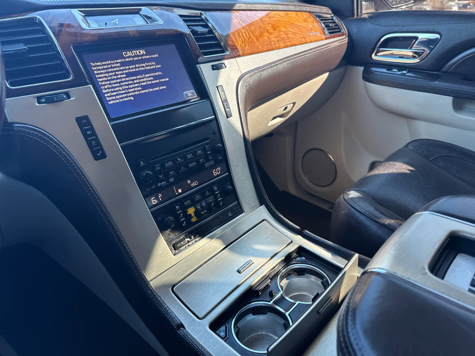 Used 2014 Cadillac Escalade ESV Platinum image 35