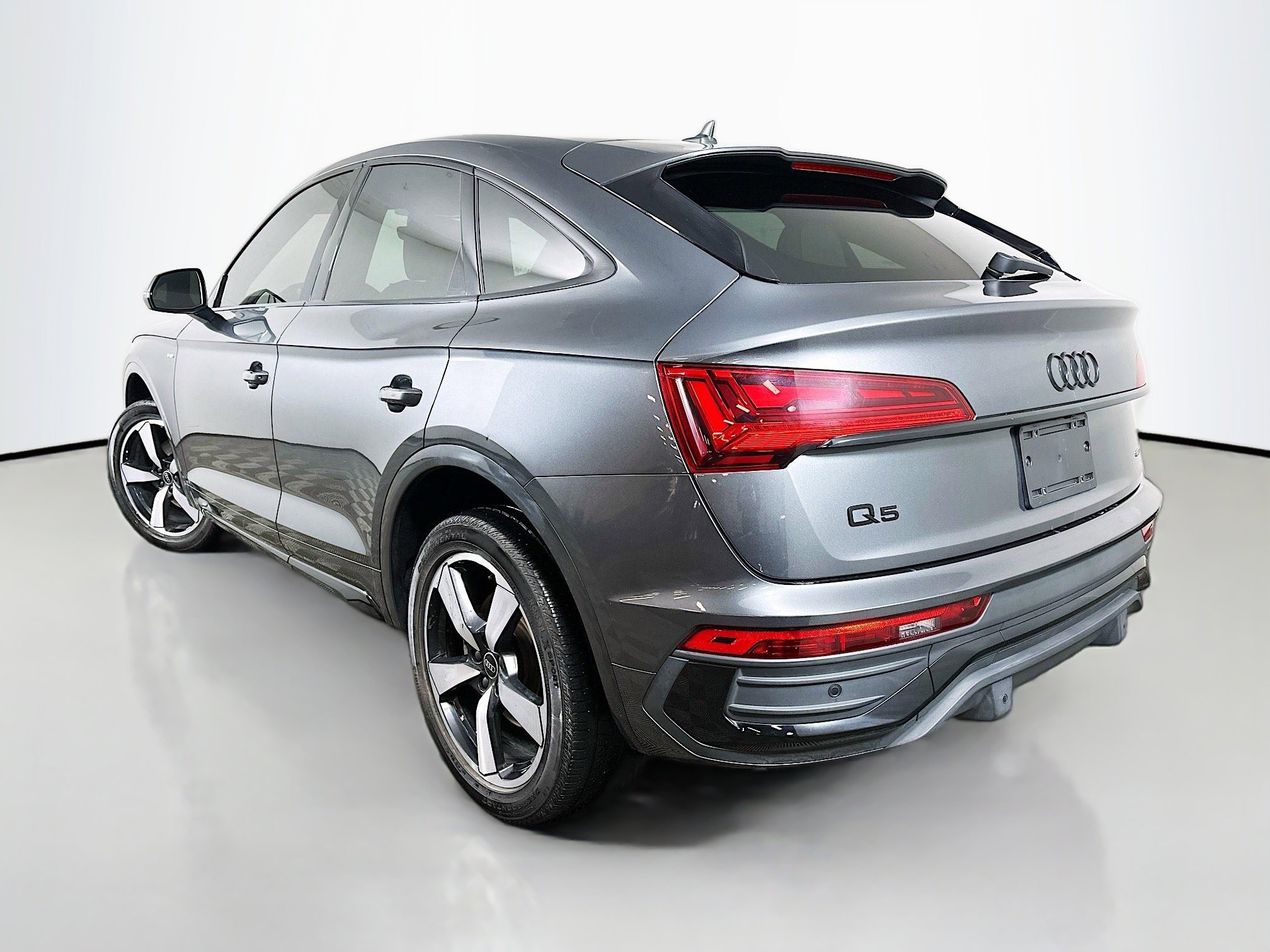 Used 2023 Audi Q5 2.0T Premium Plus w/ Premium Plus Package image 5