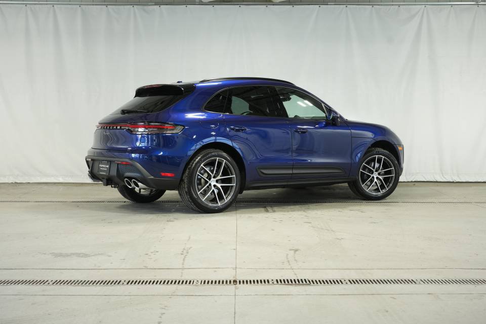 Certified 2026 Porsche Macan AWD/4WD image 7