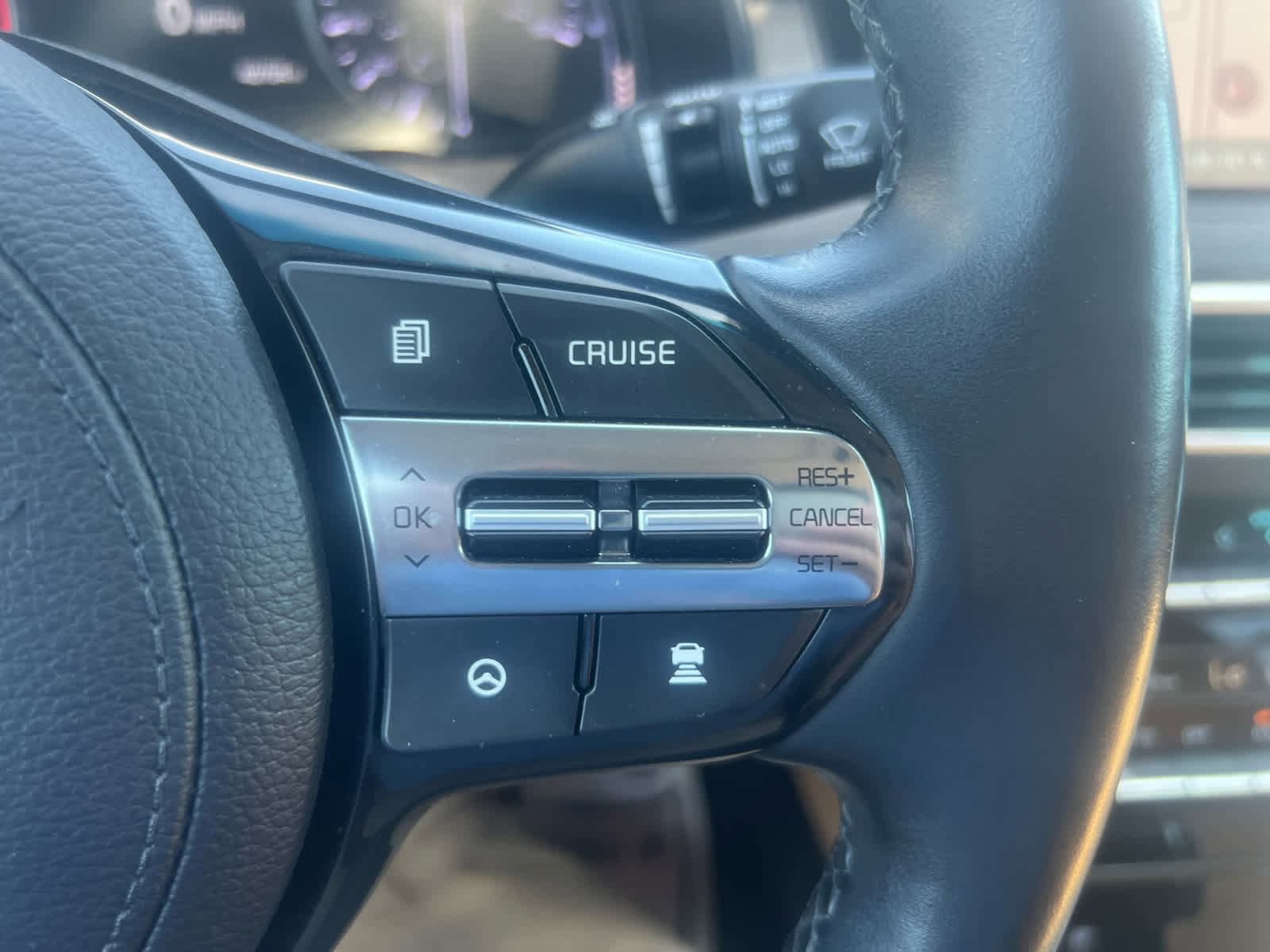 Used 2020 Kia Cadenza Limited image 19