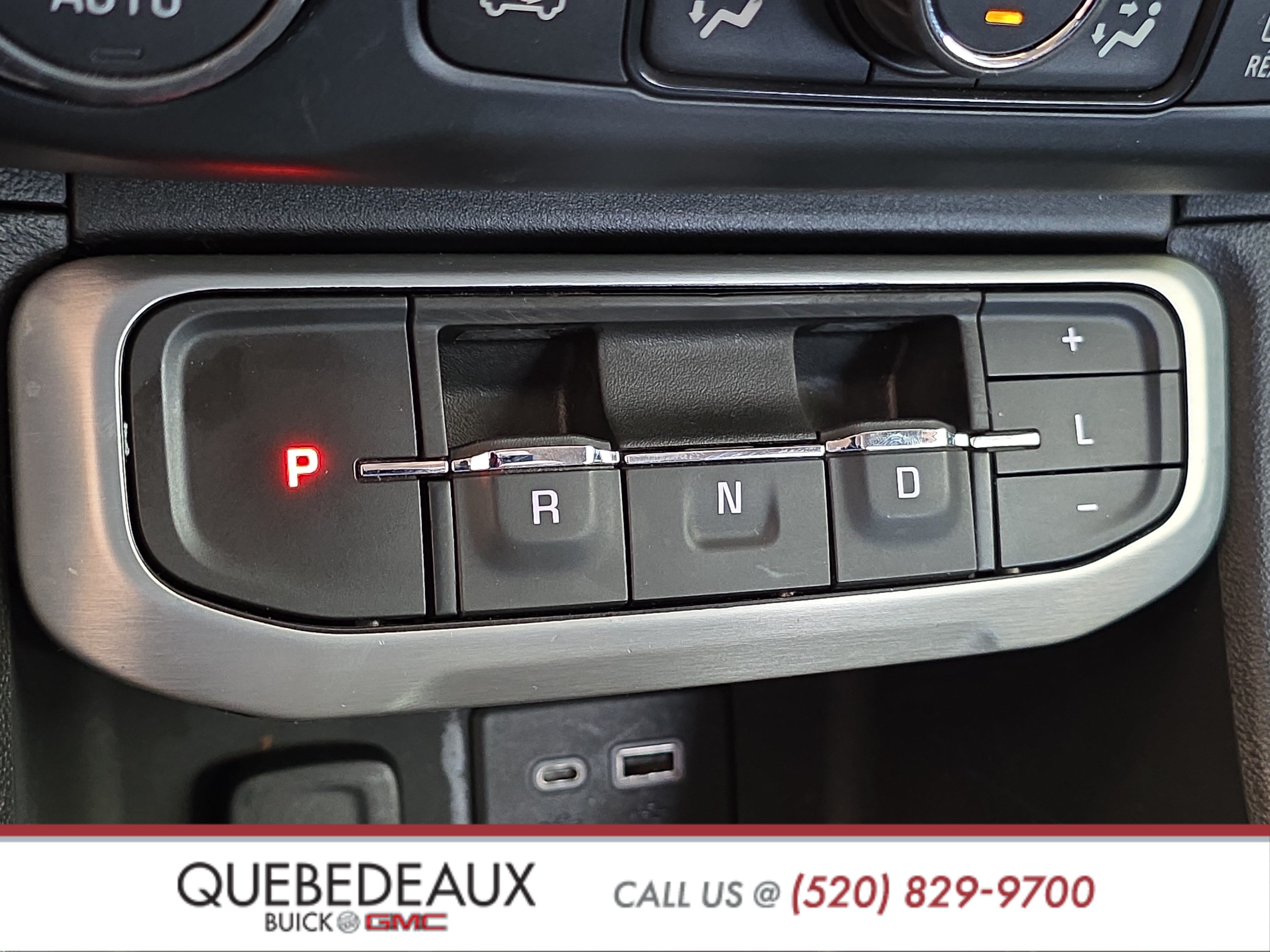 Used 2022 GMC Acadia SLE w/ Driver Convenience Package FWD image 18