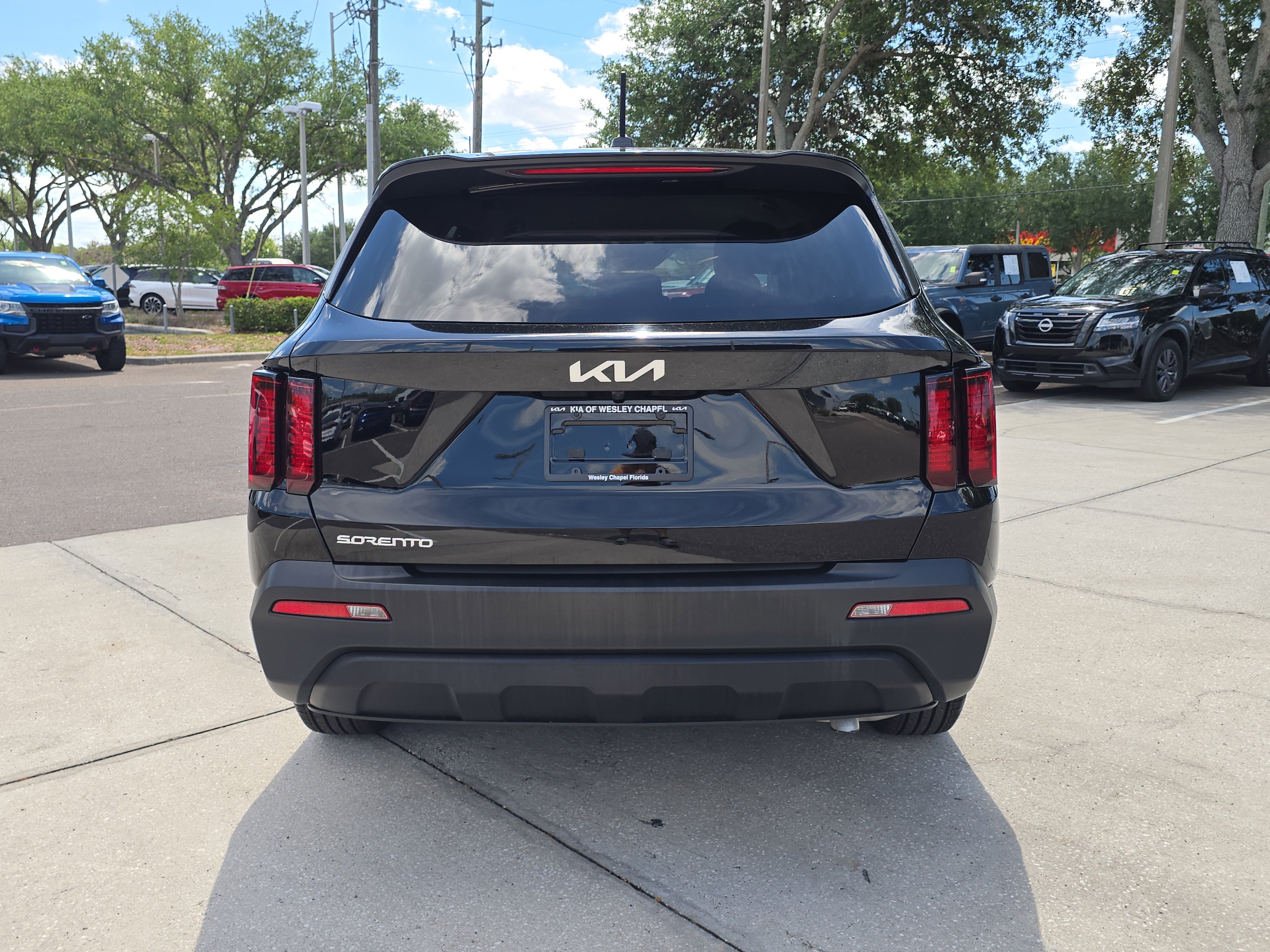 Certified 2023 Kia Sorento LX FWD image 7