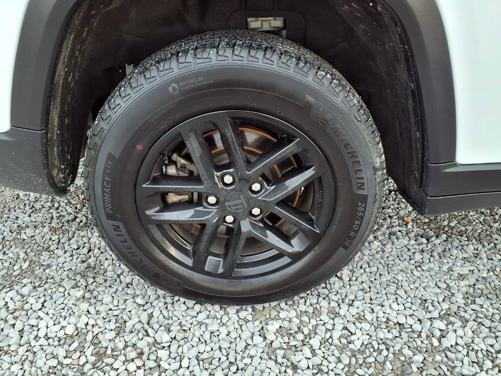 Used 2025 Jeep Grand Cherokee L Laredo w/ Luxury Tech Group I image 35