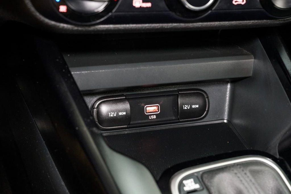 Certified 2021 Kia Soul S image 18