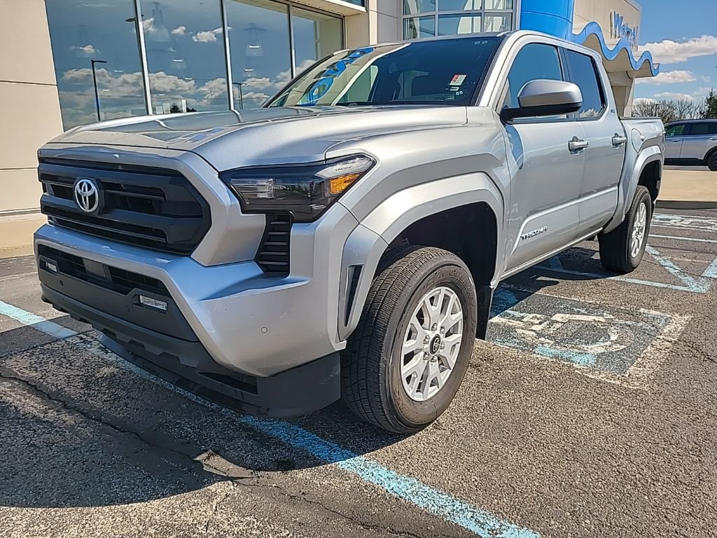 Used 2024 Toyota Tacoma SR5 AWD/4WD image 2