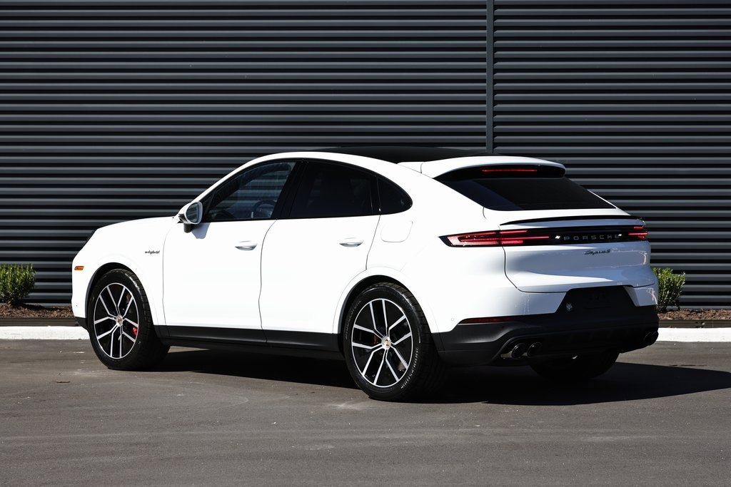 New 2026 Porsche Cayenne S image 3