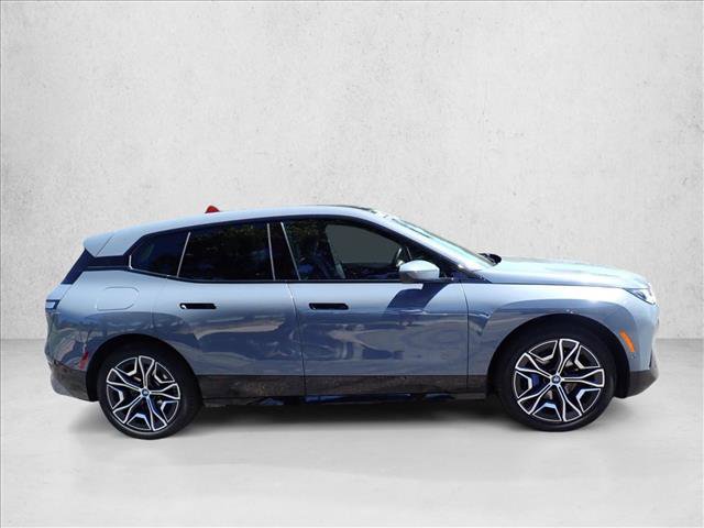 Used 2023 BMW iX xDrive50 w/ Sport Package AWD/4WD image 5