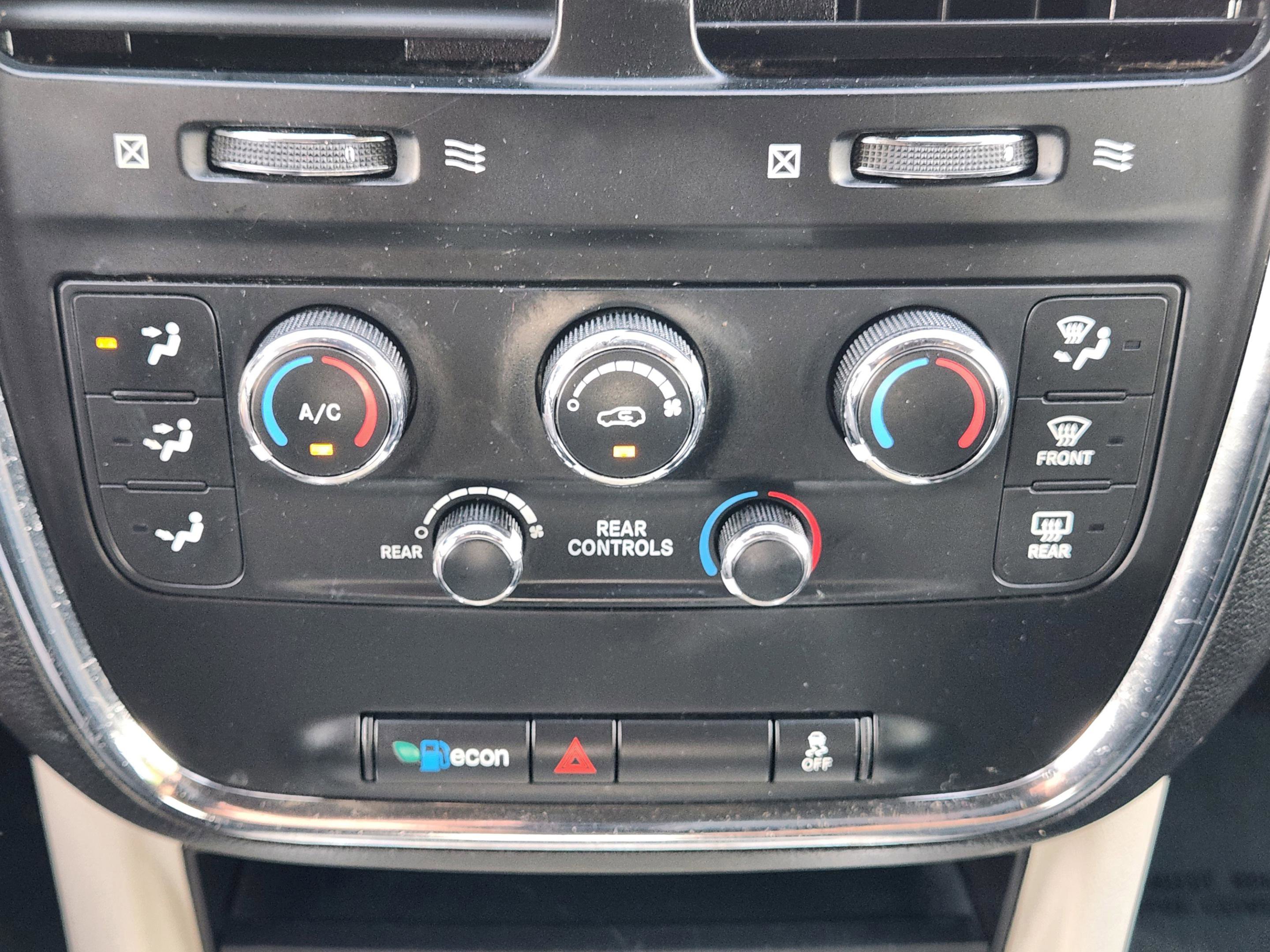 Used 2017 Dodge Grand Caravan SXT image 20