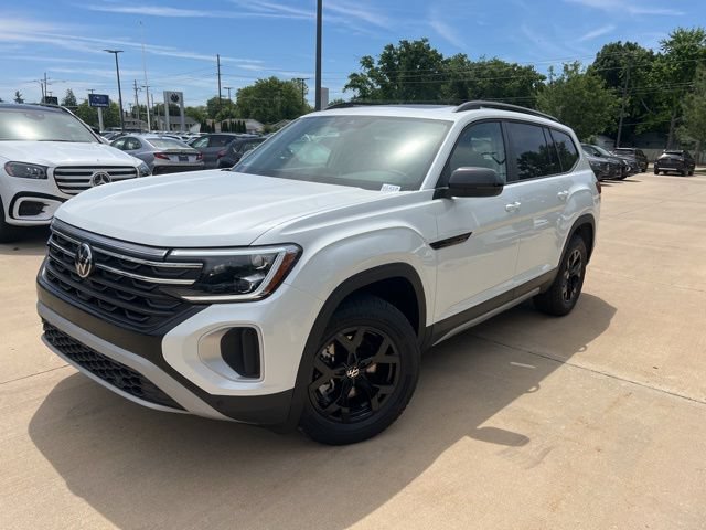 New 2026 Volkswagen Atlas Peak Edition AWD/4WD image 3
