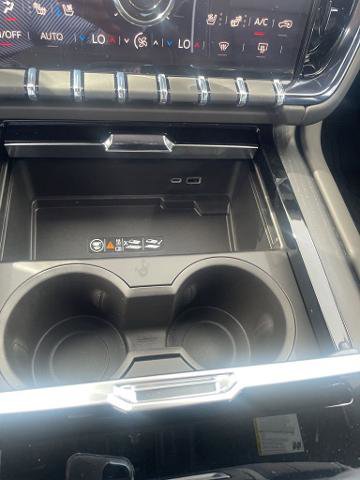 New 2026 GMC Yukon AT4 Ultimate w/ LPO, Floor Liner Package AWD/4WD image 8