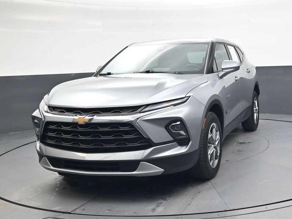 Used 2023 Chevrolet Blazer LT w/ Driver Confidence Package image 9