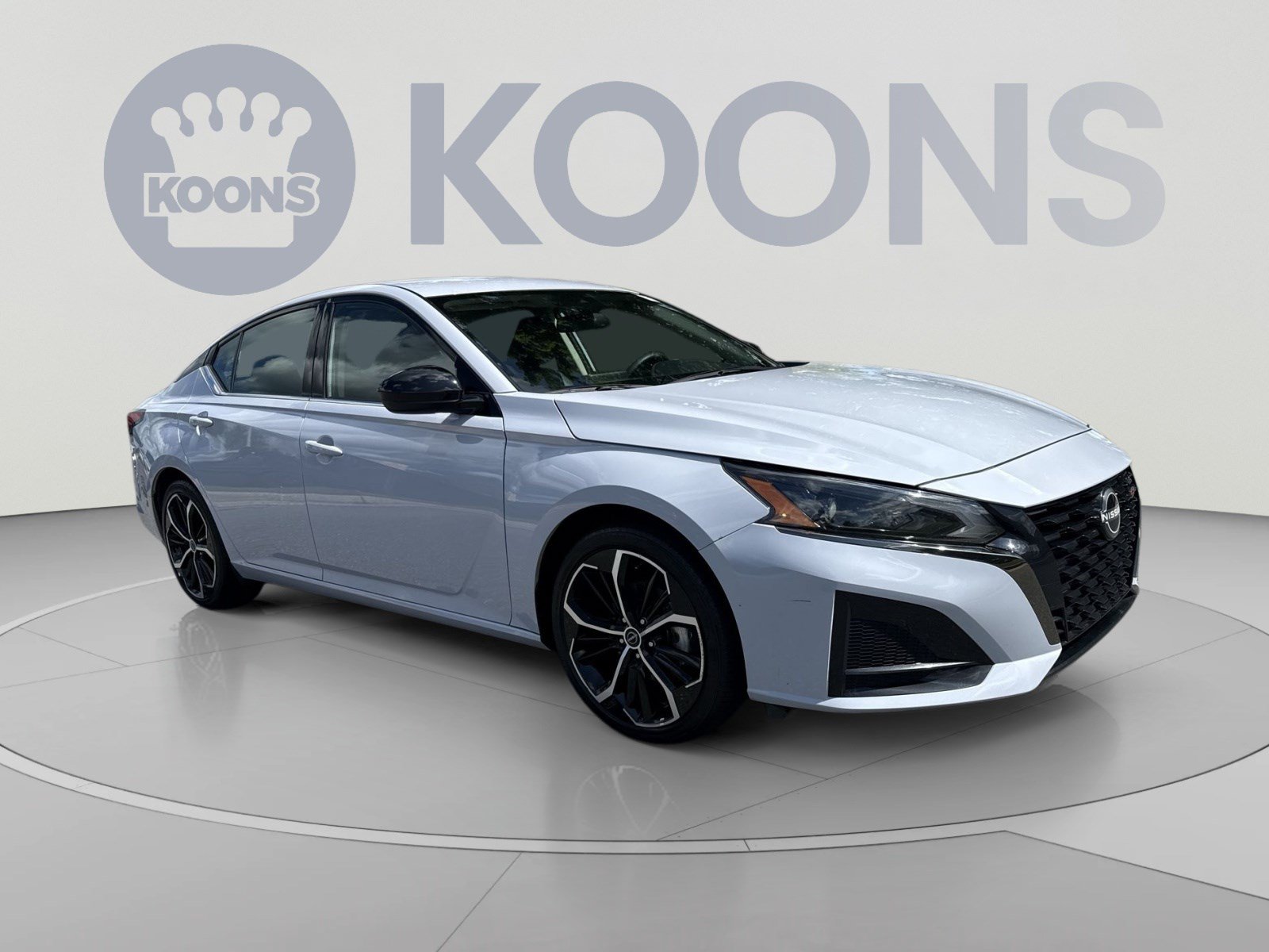 Used 2024 Nissan Altima 2.5 SR FWD image 10