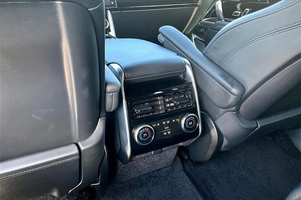 Used 2023 Land Rover Range Rover Long Wheelbase SE image 10