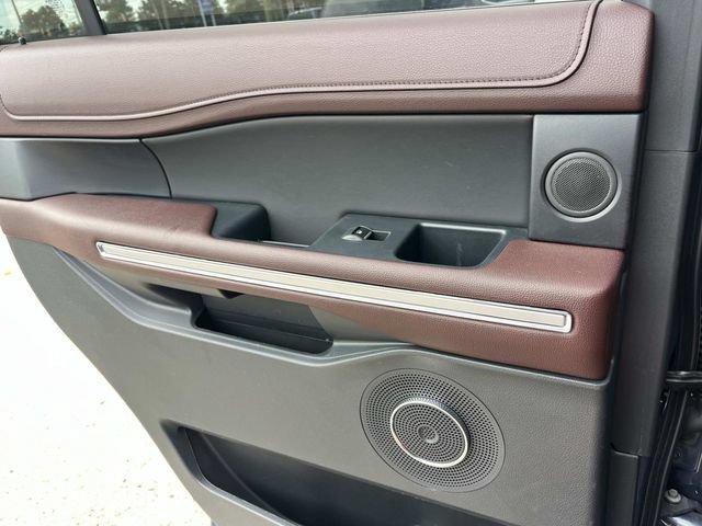 Used 2023 Ford Expedition Limited RWD image 24