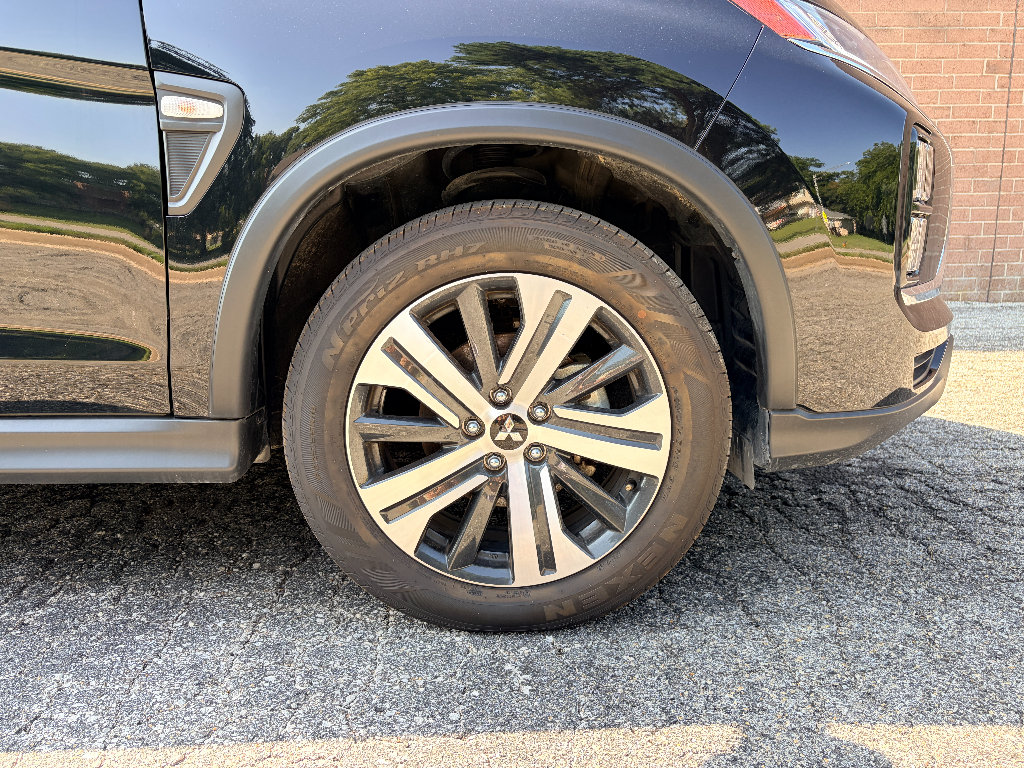 Used 2025 Mitsubishi Outlander Sport ES AWD/4WD image 9