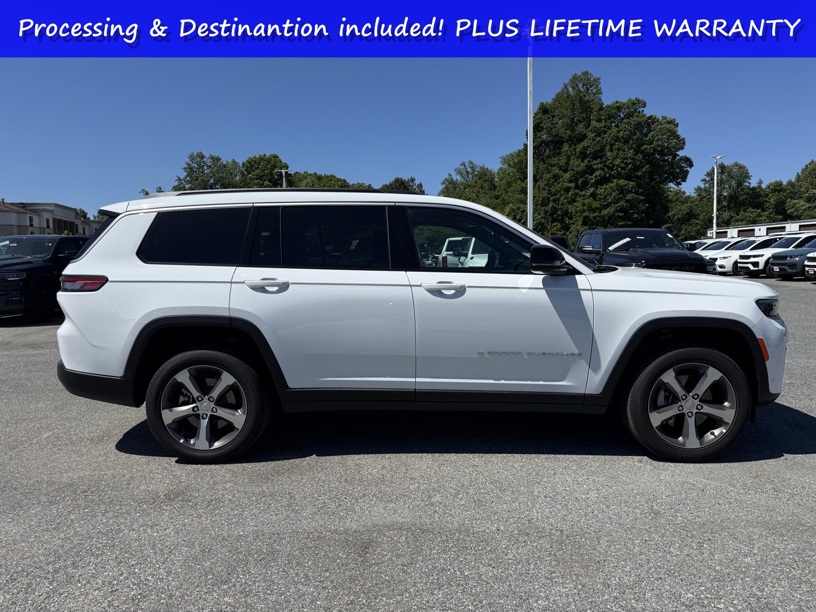 New 2026 Jeep Grand Cherokee L Limited w/ Luxury Tech Group II AWD/4WD image 2