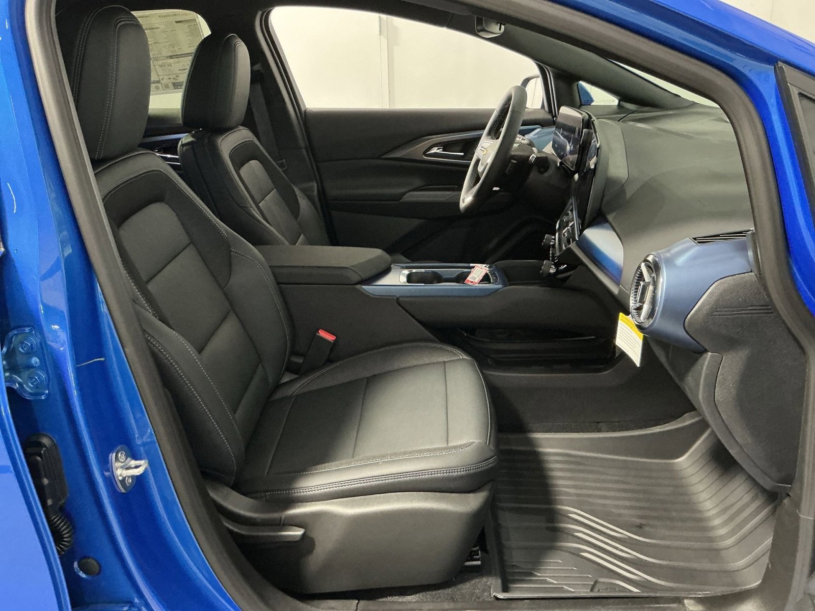 New 2026 Chevrolet Equinox EV LT image 33