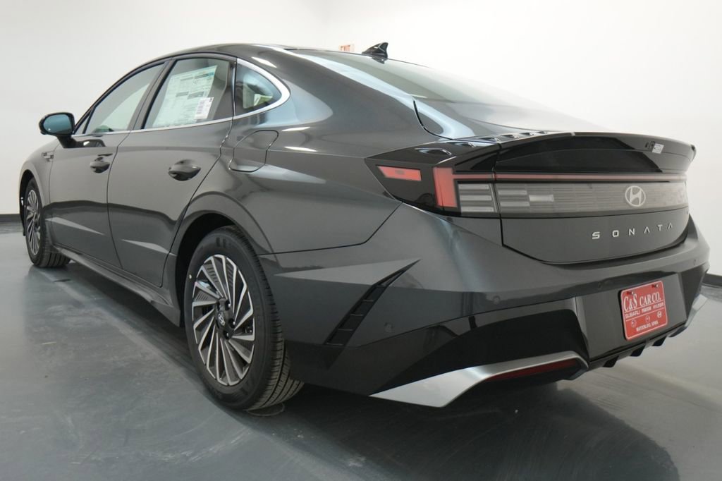 New 2025 Hyundai Sonata Limited FWD image 7