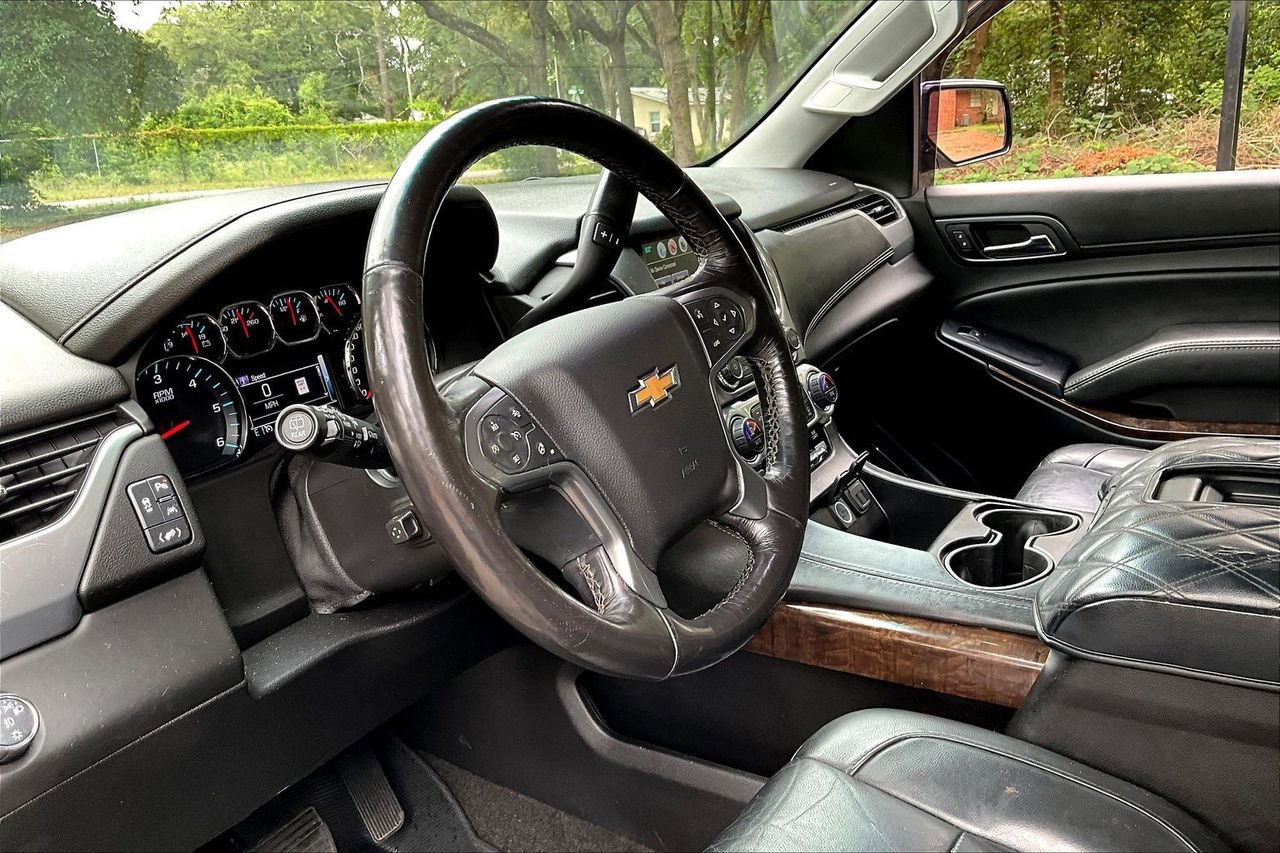Used 2018 Chevrolet Suburban LT RWD image 14