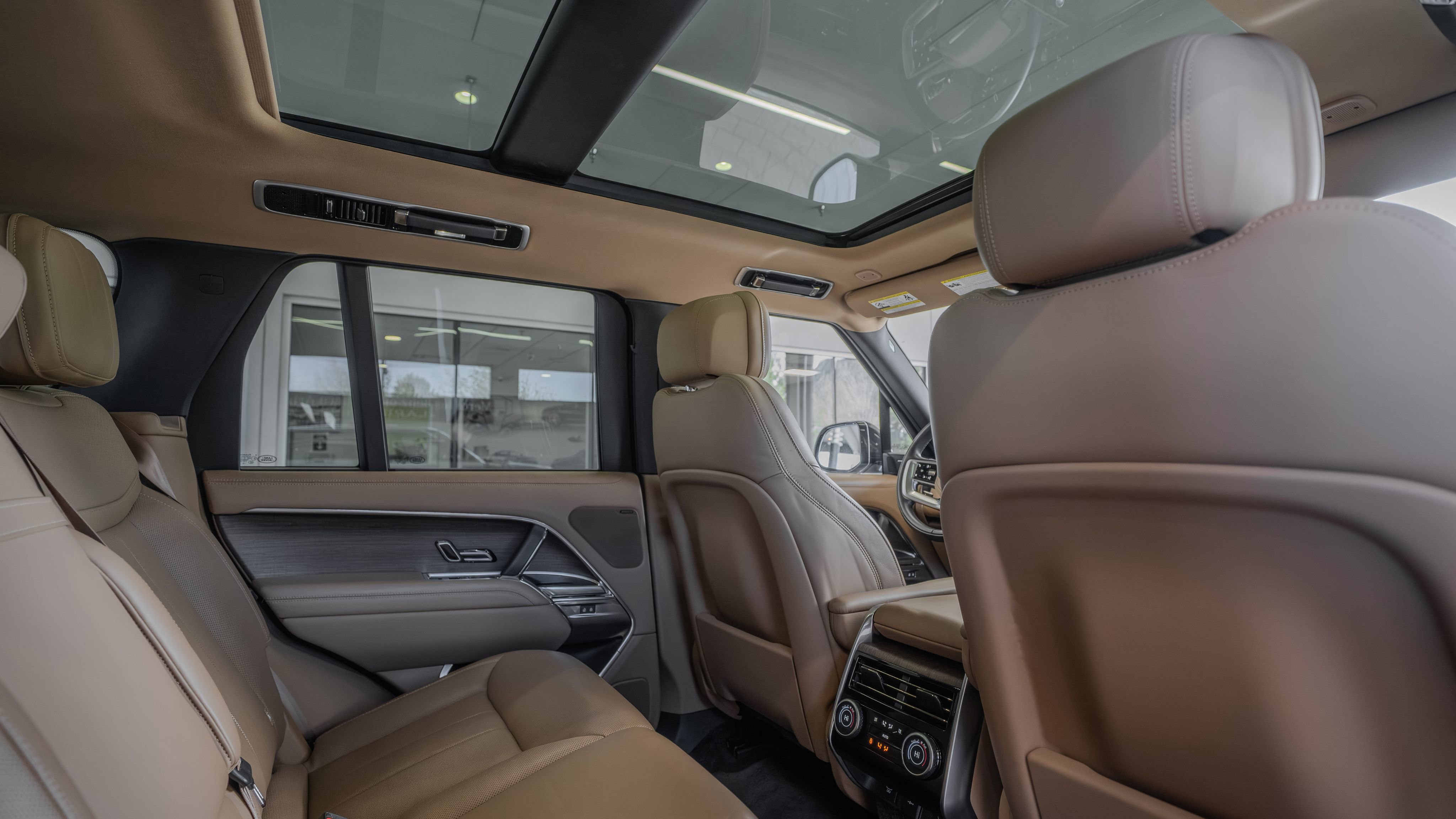 Used 2023 Land Rover Range Rover SE AWD/4WD image 27