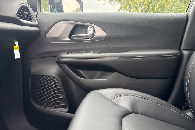 New 2027 Chrysler Pacifica LX FWD image 20