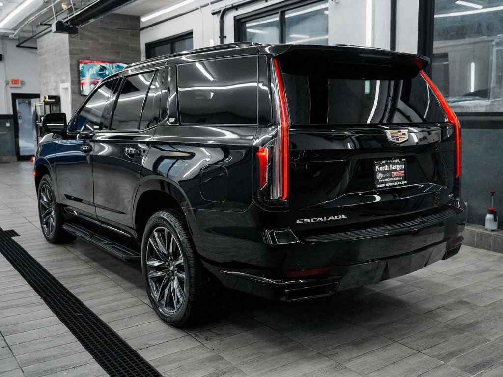 Used 2024 Cadillac Escalade Sport image 6