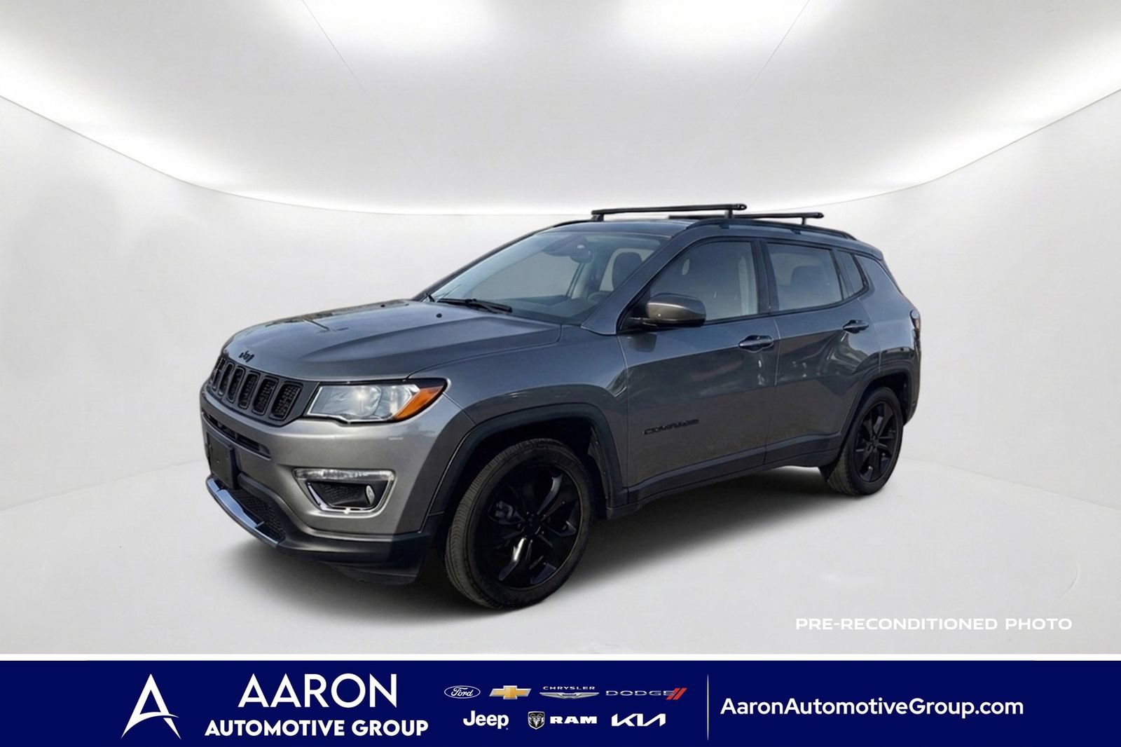 Used 2019 Jeep Compass Latitude FWD image 1