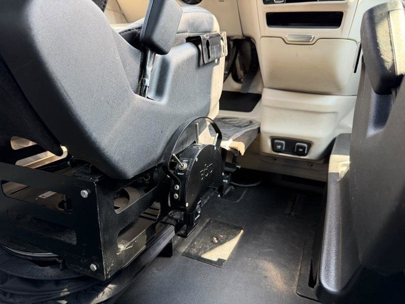 Used 2020 Chrysler Pacifica Touring-L FWD image 17