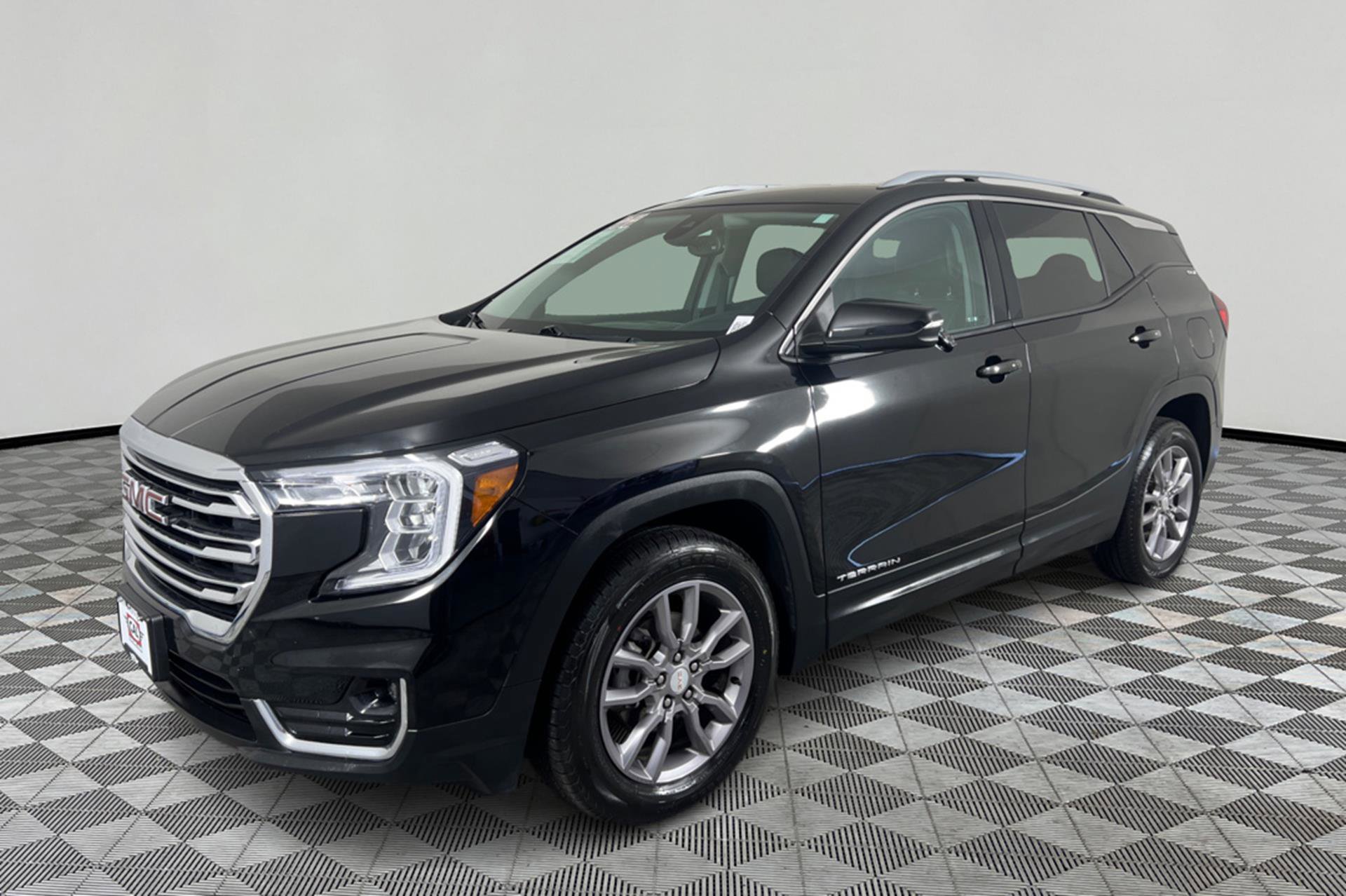 Used 2023 GMC Terrain SLT