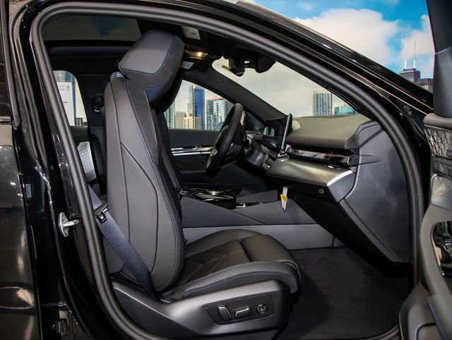 Used 2026 BMW 550e xDrive w/ Premium Package image 21