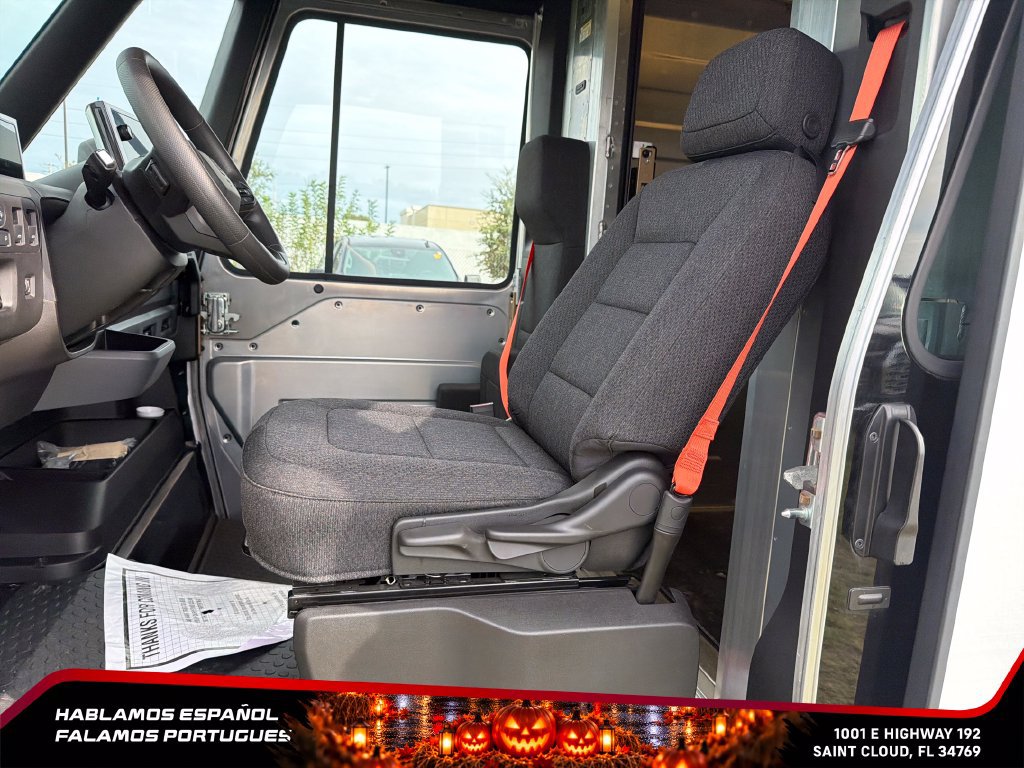 Used 2024 Chevrolet Brightdrop 400 w/ Commercial Equipment Package AWD/4WD image 12