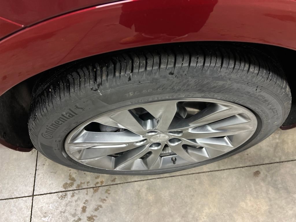 Used 2021 Buick Envision Avenir w/ Technology Package II image 11