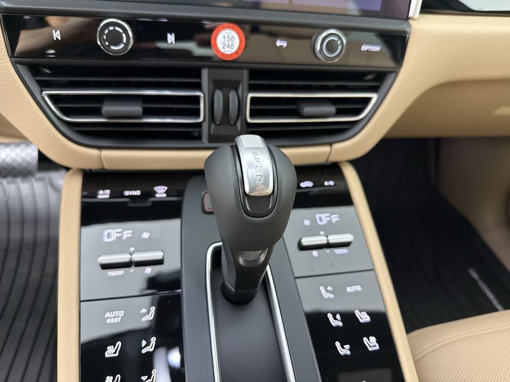 New 2026 Porsche Macan AWD/4WD image 33