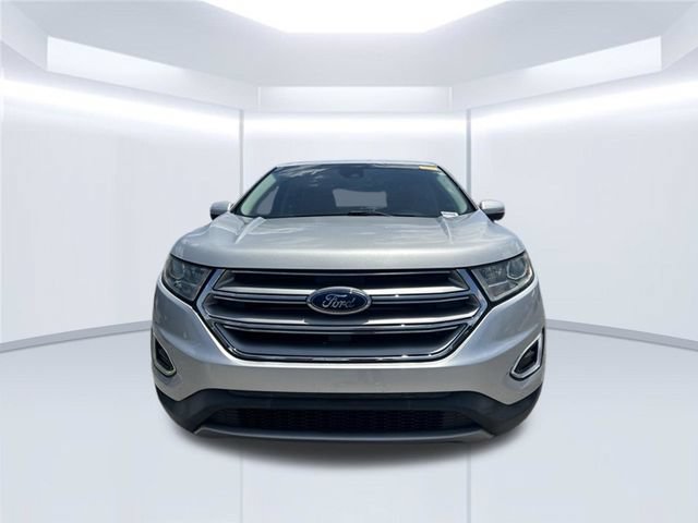 Used 2018 Ford Edge SEL w/ Ford Safe & Smart Package FWD image 2