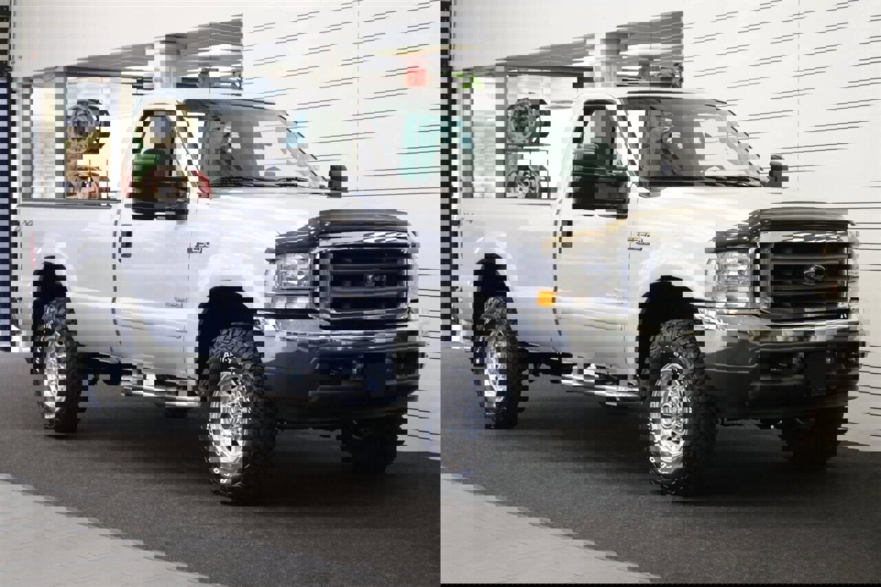 Used 2003 Ford F250 XLT image 2