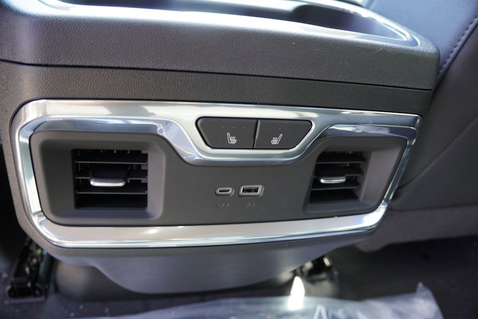 New 2026 Chevrolet Silverado 1500 LTZ w/ LTZ Premium Package image 13