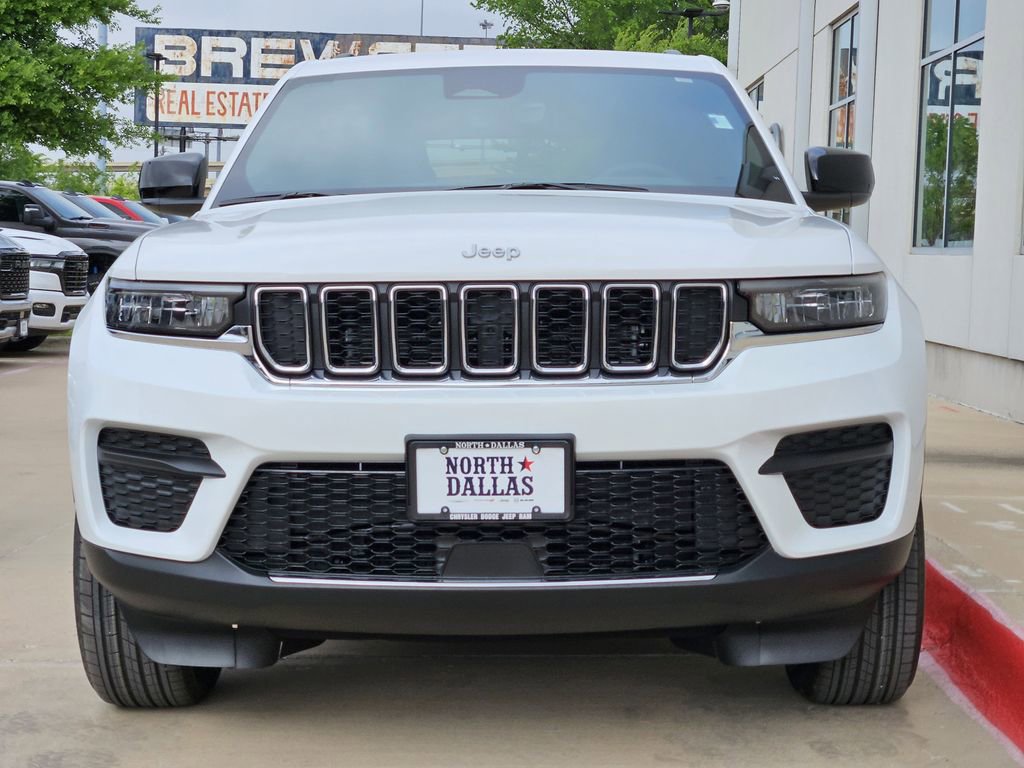 New 2026 Jeep Grand Cherokee Laredo RWD image 5