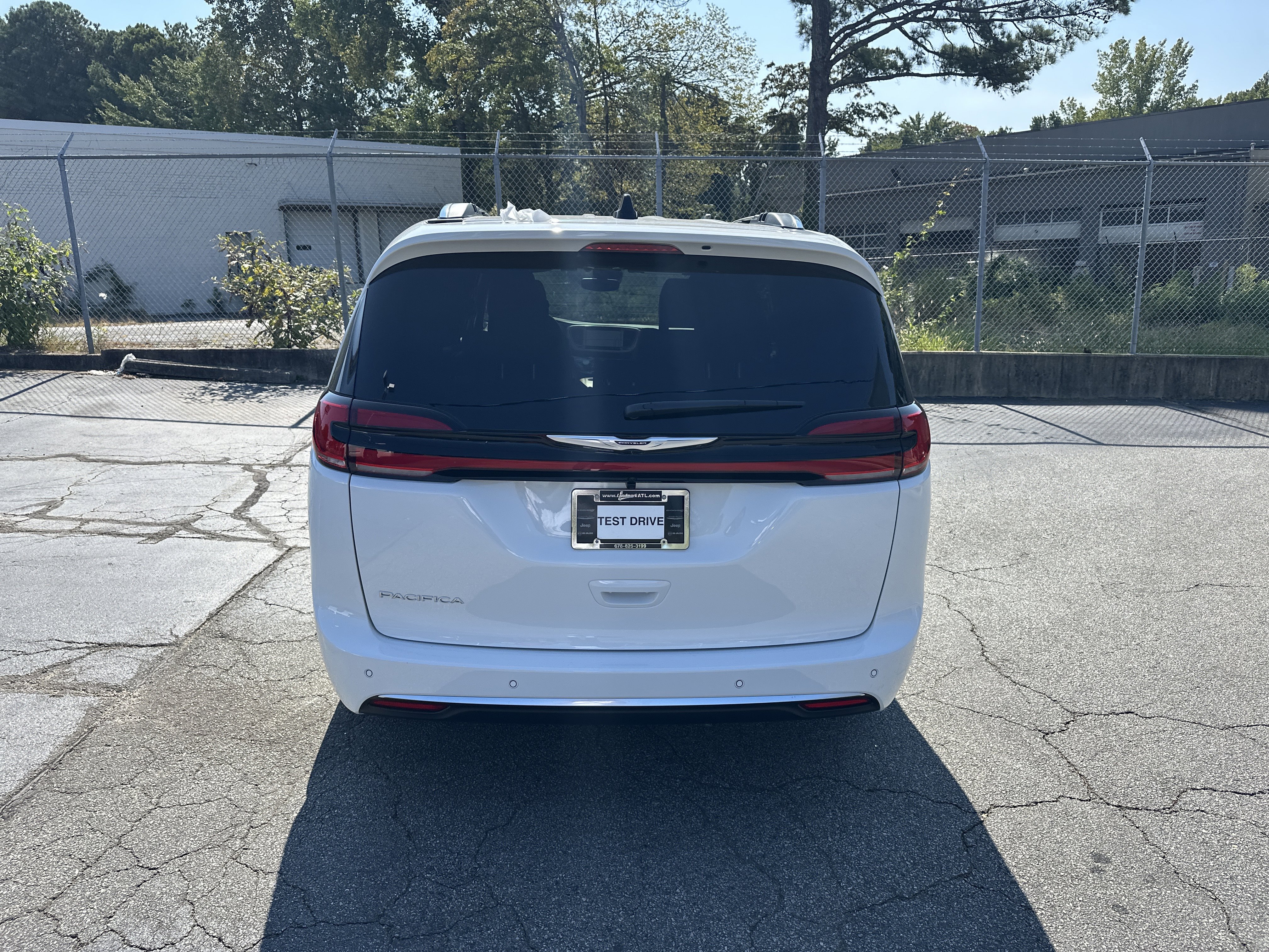 New 2026 Chrysler Pacifica Pinnacle image 8