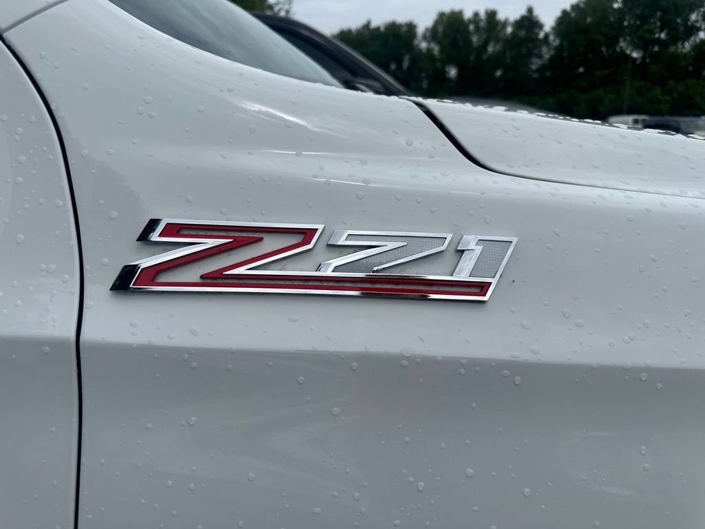 Used 2024 Chevrolet Suburban Z71 w/ Z71 Off-Road Package AWD/4WD image 11