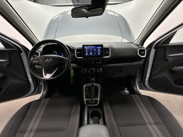 Used 2022 Hyundai Venue SEL w/ Cargo Package image 19