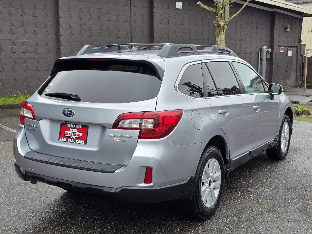 Used 2016 Subaru Outback 2.5i Premium image 9