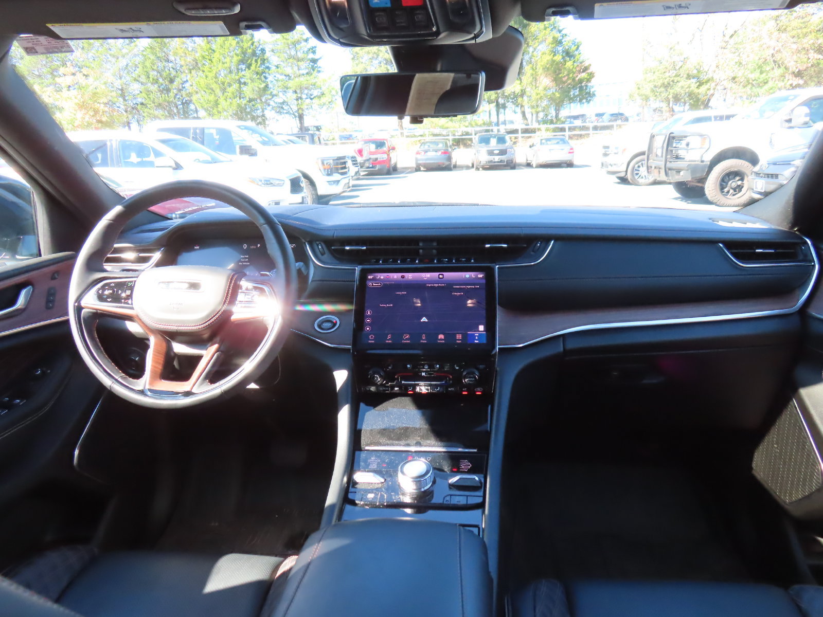 Used 2025 Jeep Grand Cherokee Summit w/ Adv Protech Group IV AWD/4WD image 15